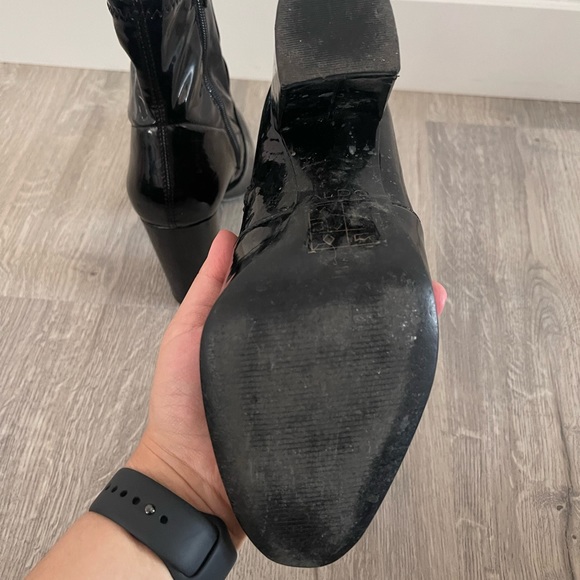 ALDO Faux Patent Leather Booties | Size 9 - Picture 6 of 8